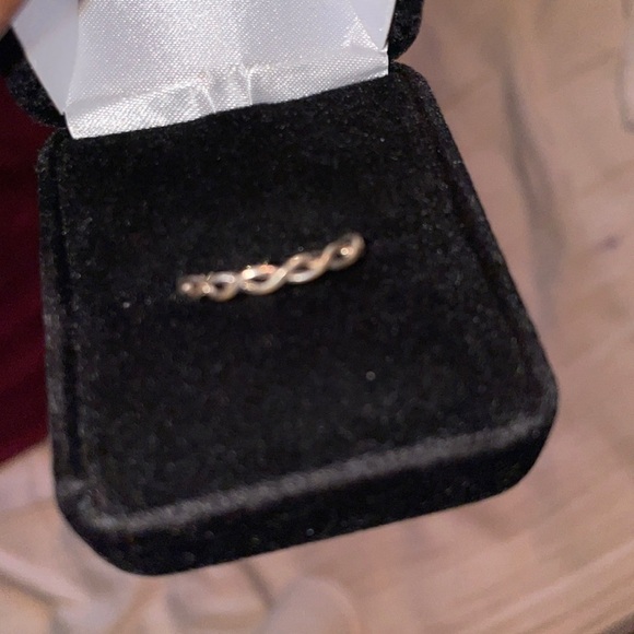 Jewelry - Infinity braid band size 6 sterling silver .925